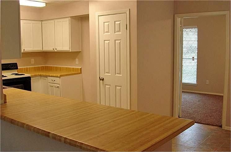 1st image of 13419 Oak Ledge Dr