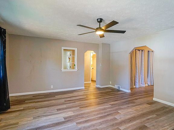 3rd image of 1015 25th Ave