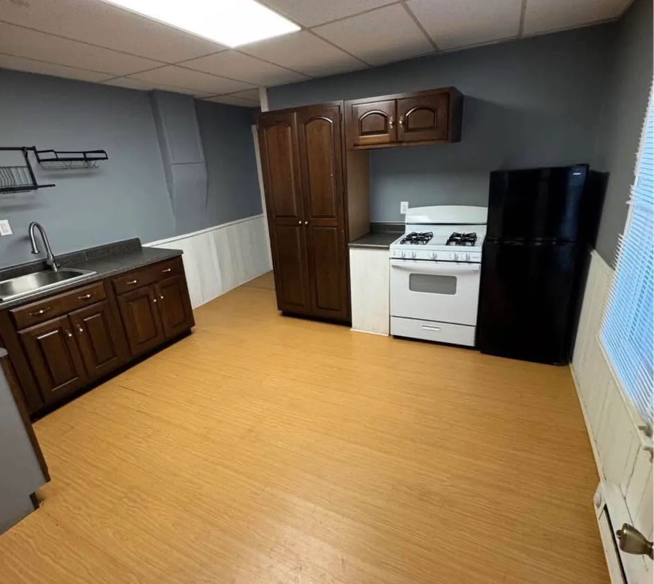 1 bed, 900 sqft, $700 — Photo 1
