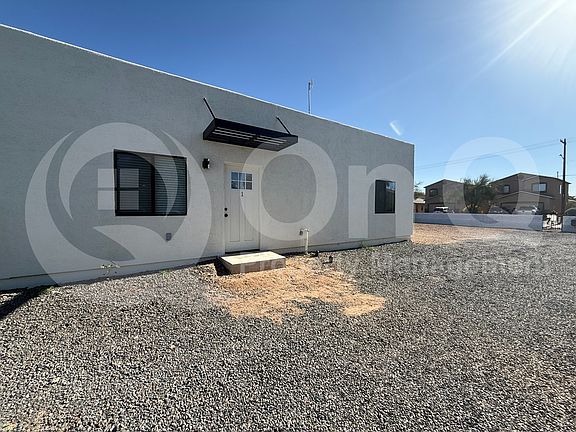 2nd image of 3619 E Felix Blvd #1
