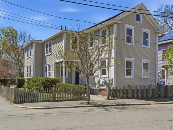 16 Pleasant St, Salem, MA 01970