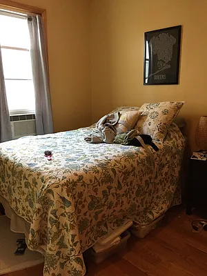 Rented by Metroline Realty | media 50