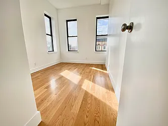 Rented by Papp Realty