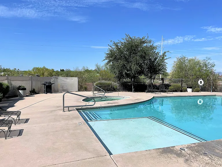 2028 E River Rd #203 — Photo 32