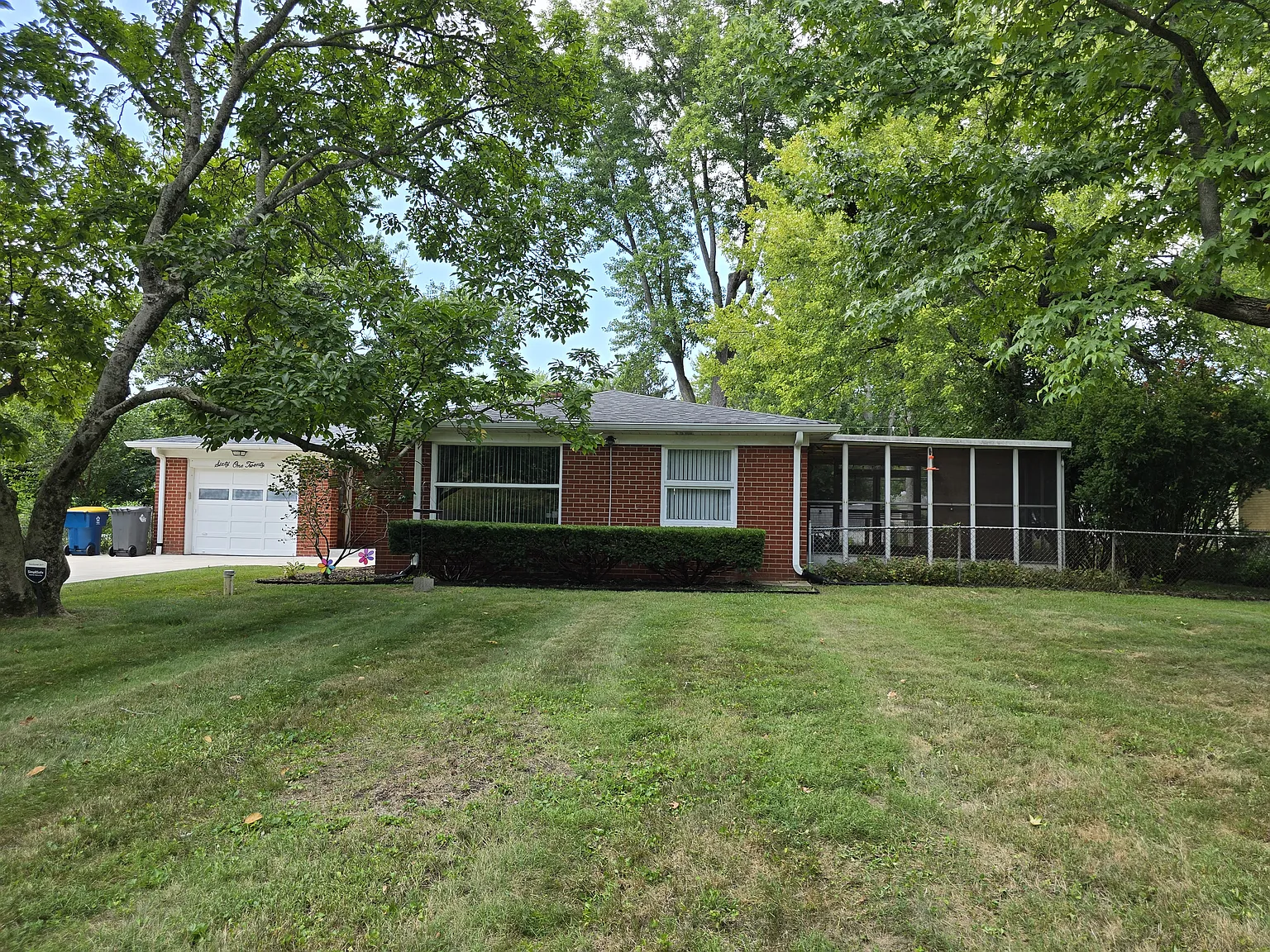 3 bed, 1147 sqft, $2,850 — Photo 2