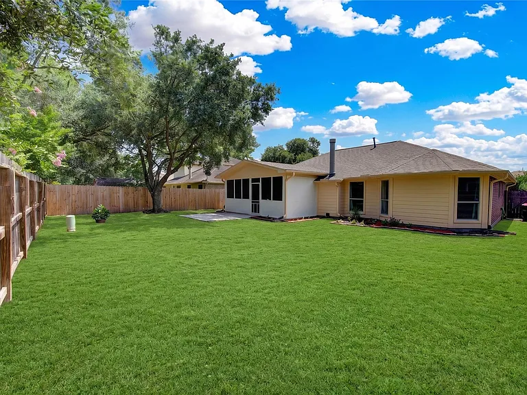 7302 Greenwood Point Dr — Photo 37