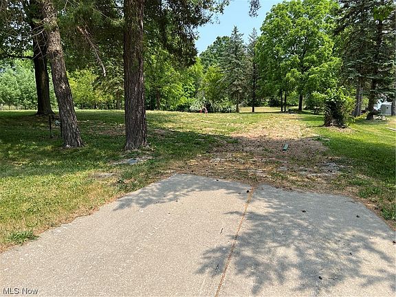 2nd image of 3905 Genevieve Blvd