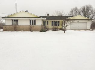 585 E Quarterline Rd, Newaygo, MI 49337