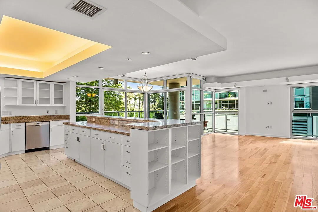 2 bed, 2.5 bath, 1770 sqft, $5,995 — Photo 1