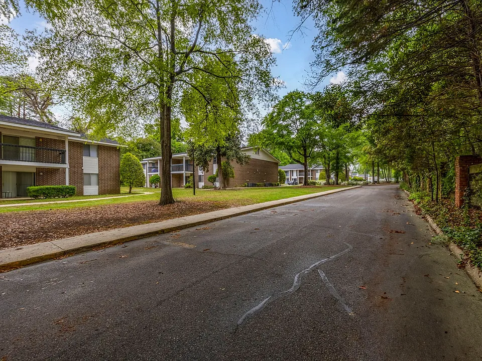 Landmark Woods Apartment Homes