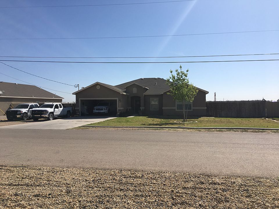 Front view of property