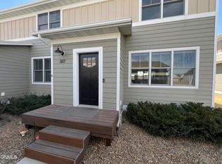 817 14th St SE, Mandan, ND 58554