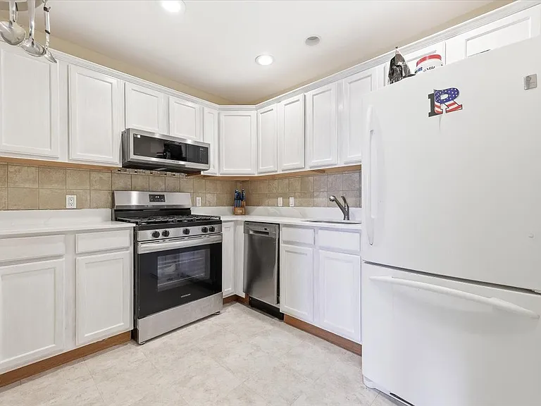 39 Union St #402 — Photo 4