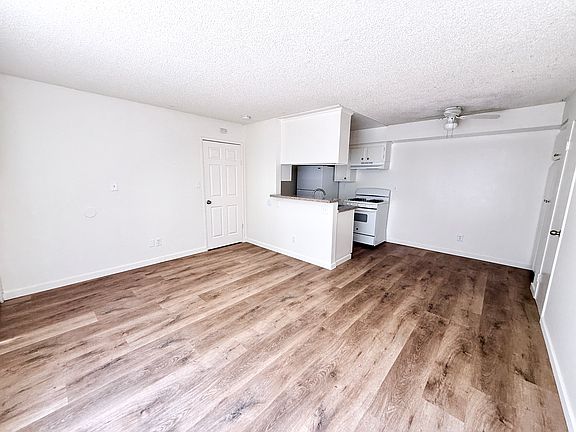 5th image of 7423 N Lankershim Blvd APT 6