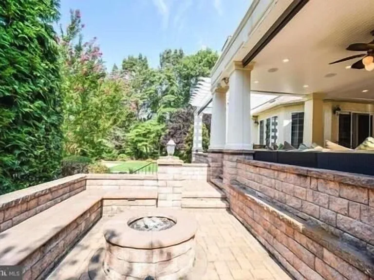 Fairway Dr — Photo 37