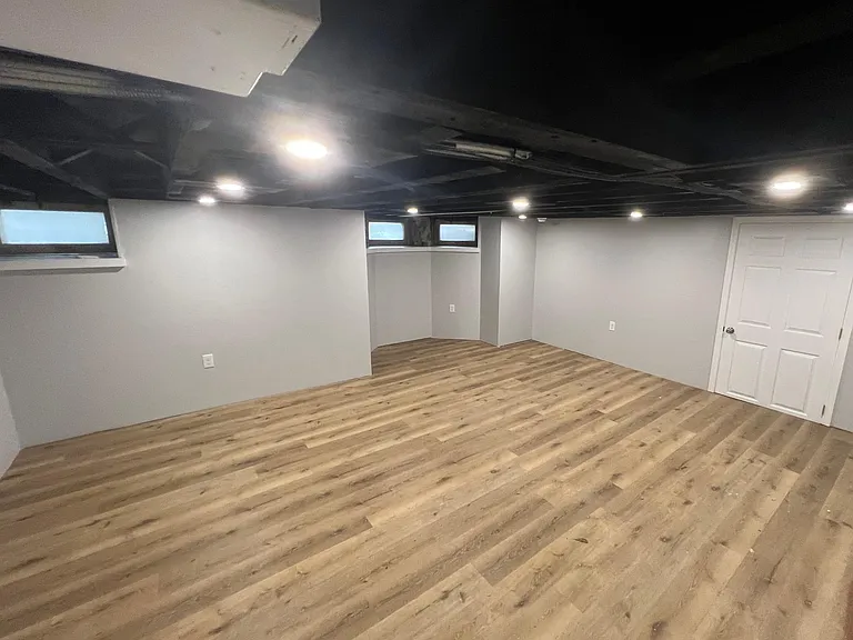 16 E Stewart Ave #1 — Photo 11