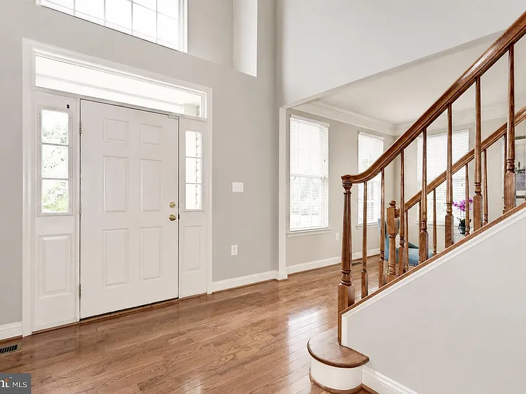 120 Nassau Dr — Photo 15