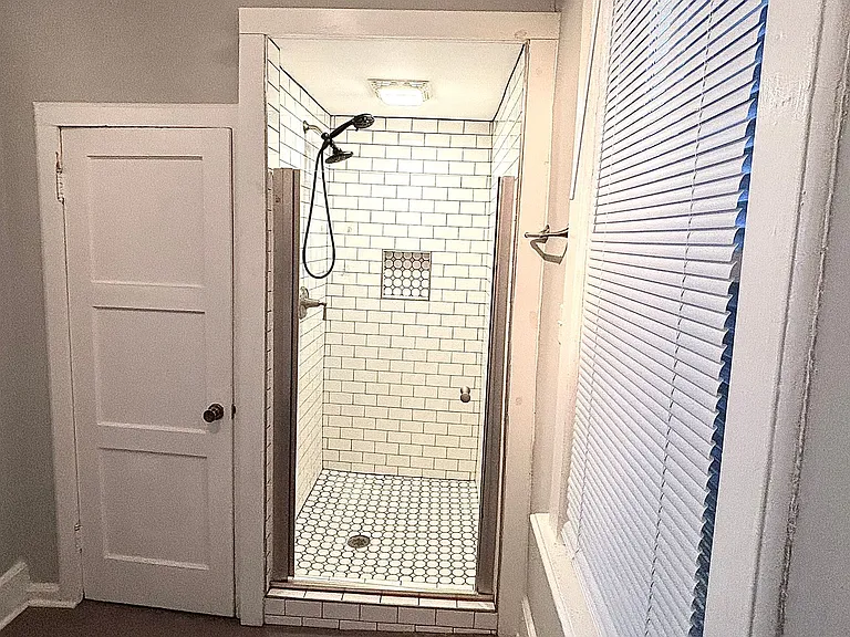 1207 E Kane Pl — Photo 15