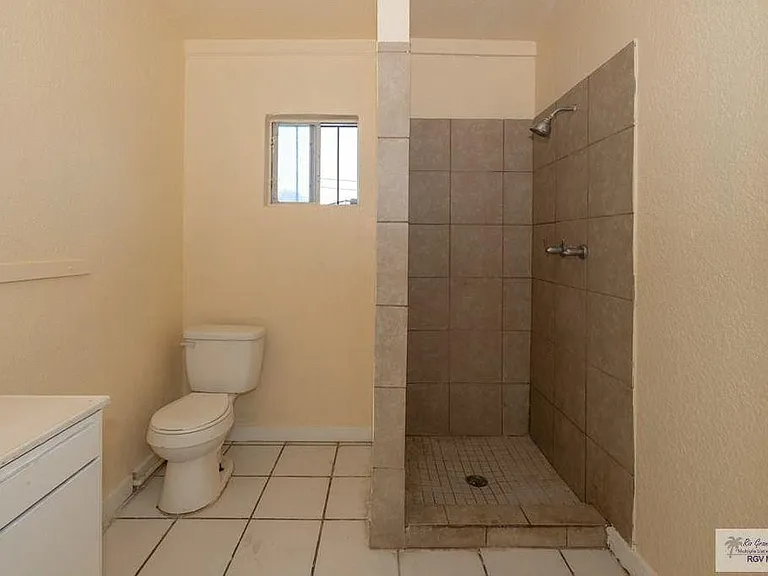 209 E Washington Ave #1 — Photo 8