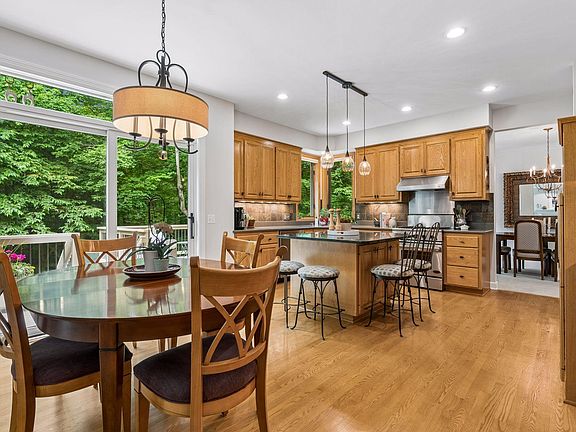 4th image of 6260 Niagara Ct N