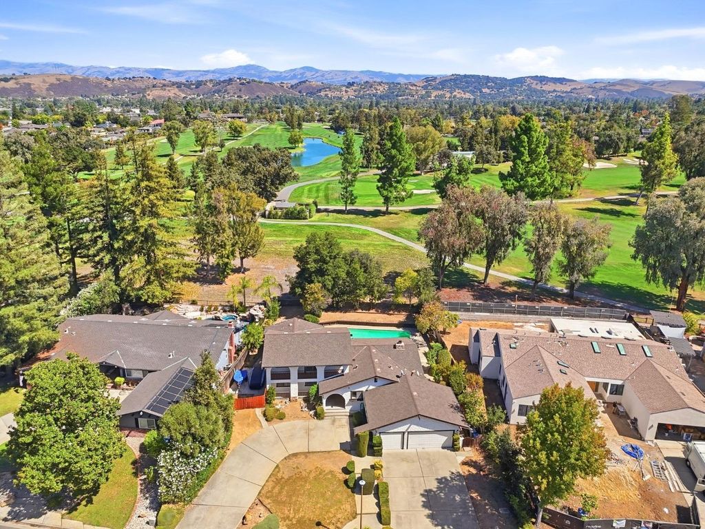 1306 Hillcrest Drive 2