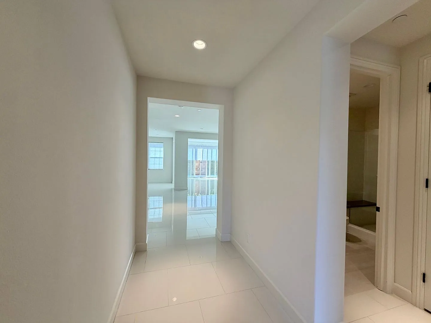 $1000 Off First Month! Gorgeous 4 Bed 3 Bath In The Desired Portola Springs — Photo 4