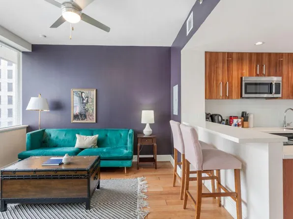 925 Common St, New Orleans, LA