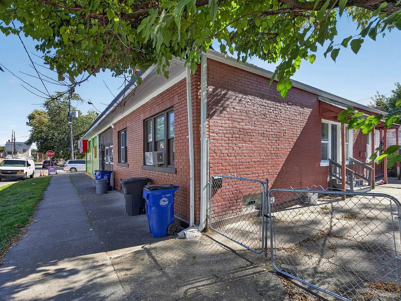 2 bed, $1,000 — Photo 2