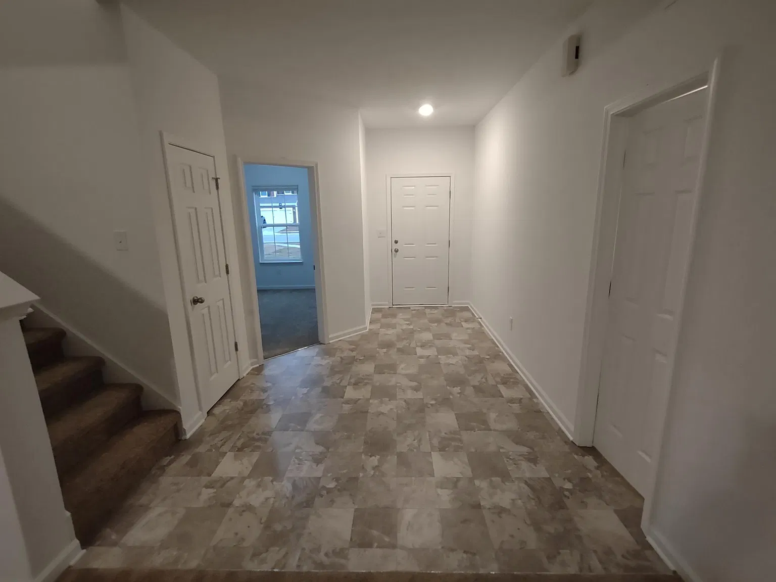 1199 Saticoy Ct — Photo 4