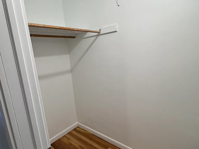238 N Bleckley Dr — Photo 12