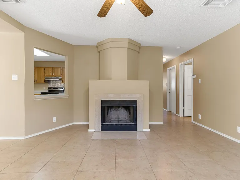 6315 Regency Ln — Photo 10