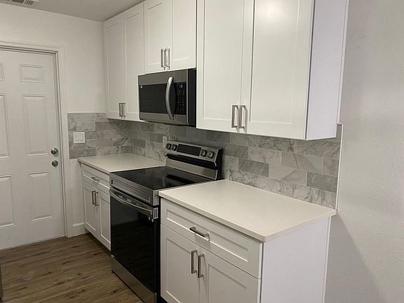 5th image of 1426 Cape Cove Blvd