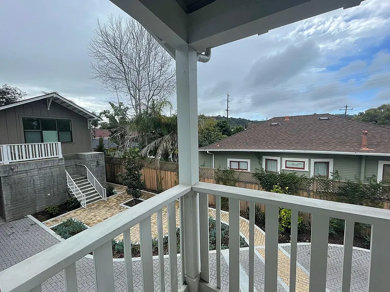 325 W Anapamu St #D — Photo 5