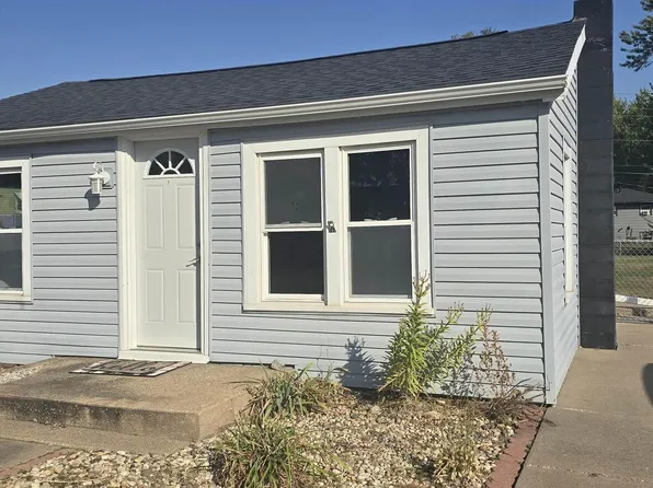 1006 8th St, Colona, IL 61241