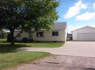 1795 S Huron Rd, Kawkawlin, MI 48631