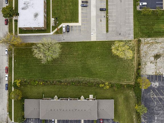 3rd image of 600 Central Parkway Rd