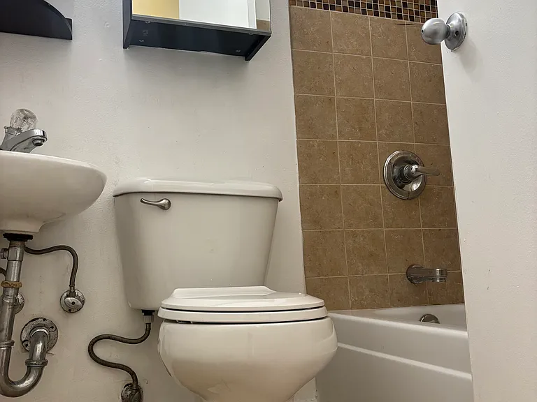 2nd Bathroom