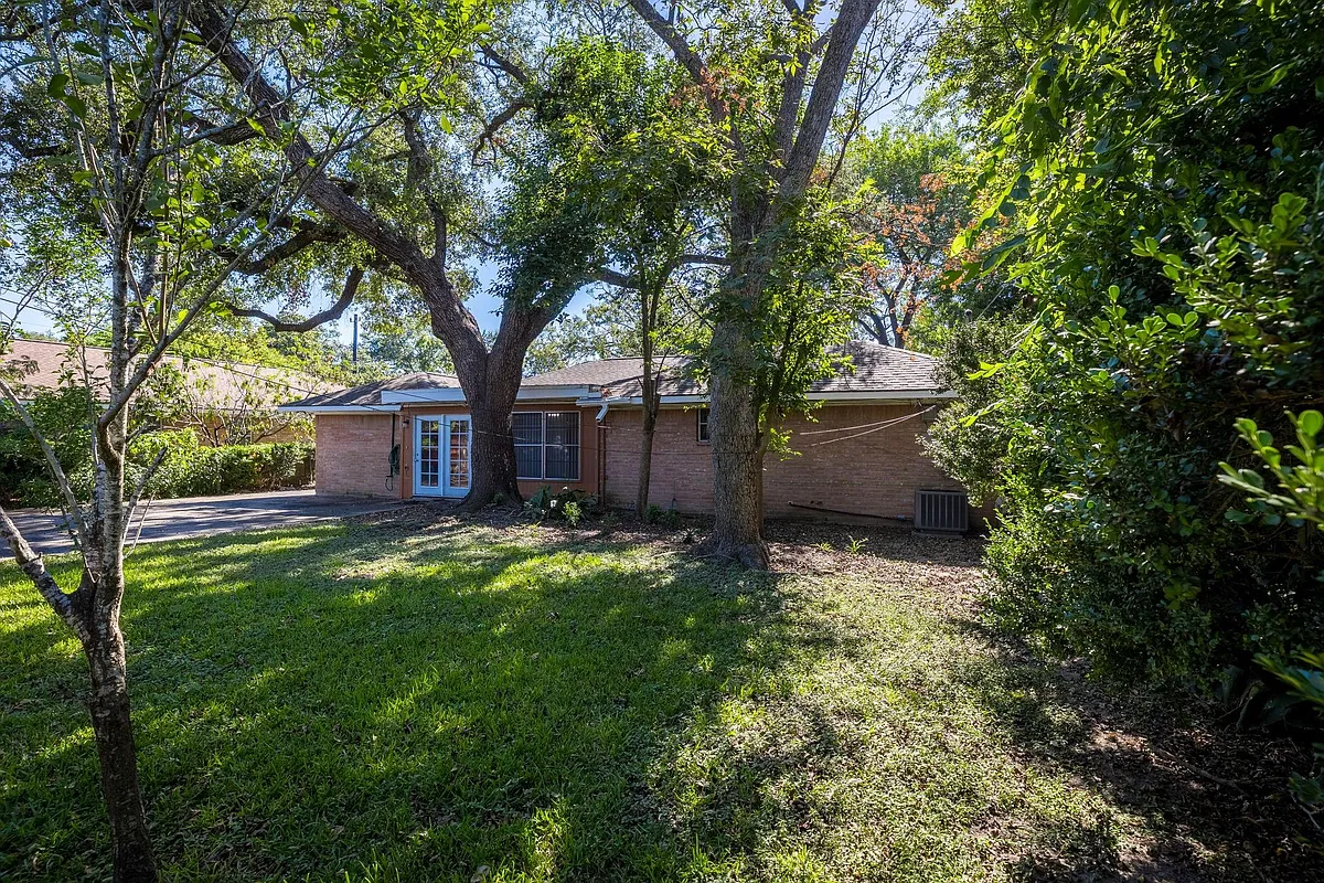 Building Photo - 10310 Willowgrove Dr