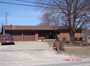 513 Hickory St E, Riverside, IA 52327