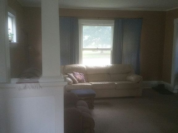 4th image of 4324 Irving Ave N