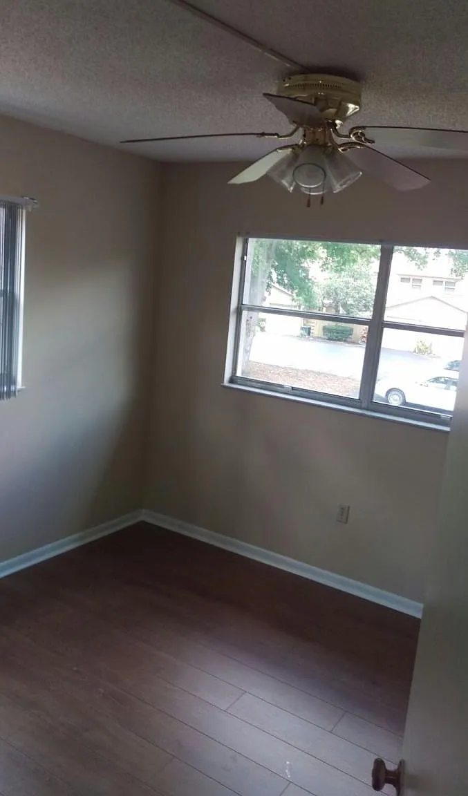 3 bed, 2.5 bath, 1565 sqft, $1,949 — Photo 4