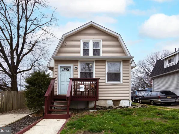 211 Chestnut St, Glendora, NJ 08029