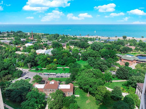 4th image of 2020 N Lincoln Park W APT 26E