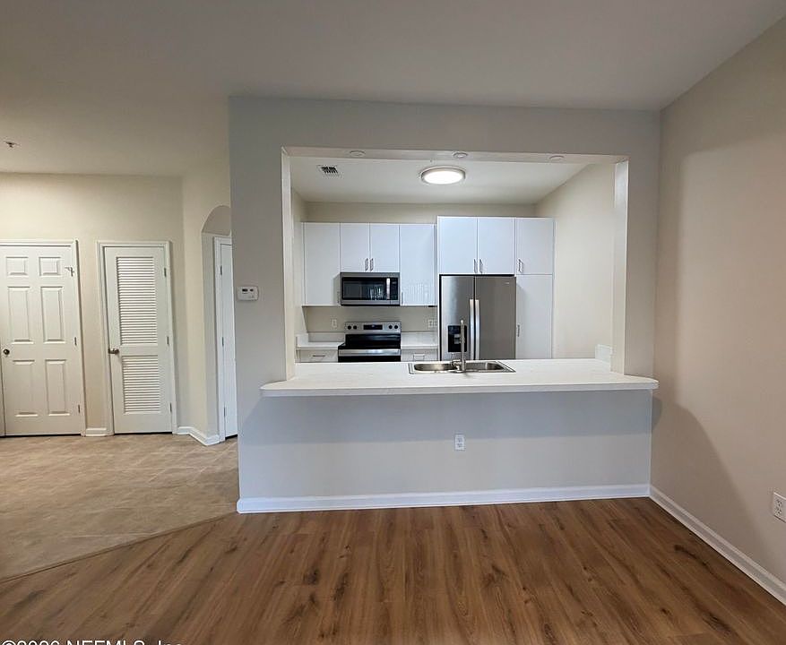 1st image of 7990 Baymeadows Rd #1111