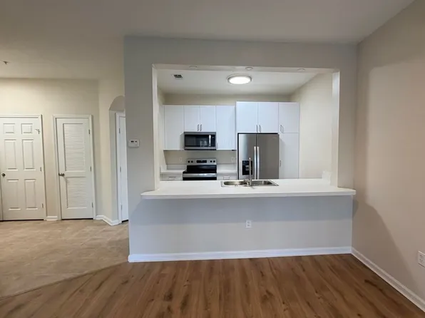 7990 Baymeadows Rd, Jacksonville, FL