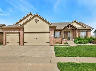 2514 N Ridgehurst St, Wichita, KS 67228