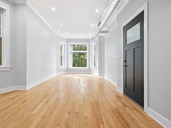 4th image of 3234 W Fulton Blvd