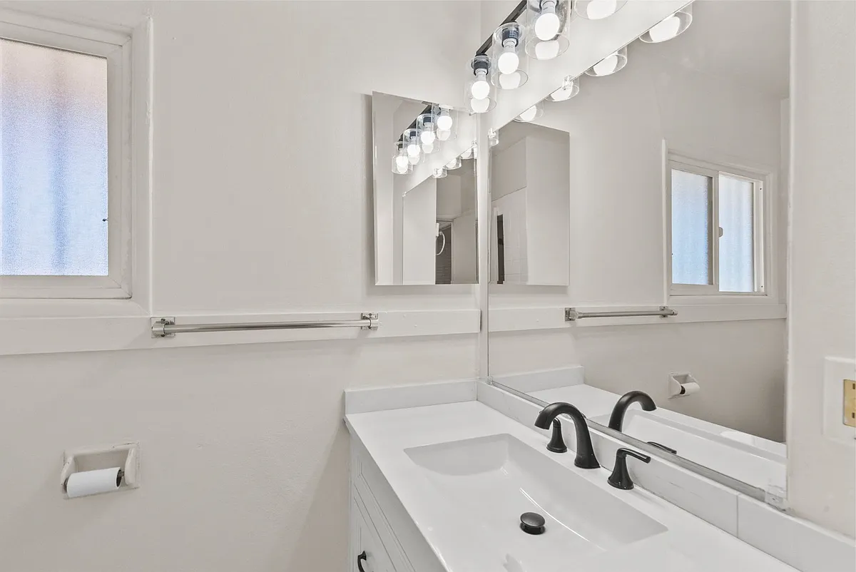 Property Photo - 14835 Bleeker St