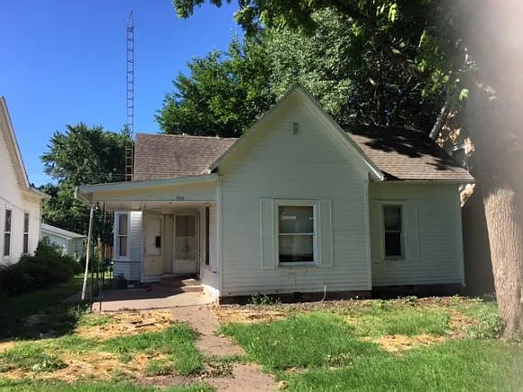 1309 Edgar Ave photo 1