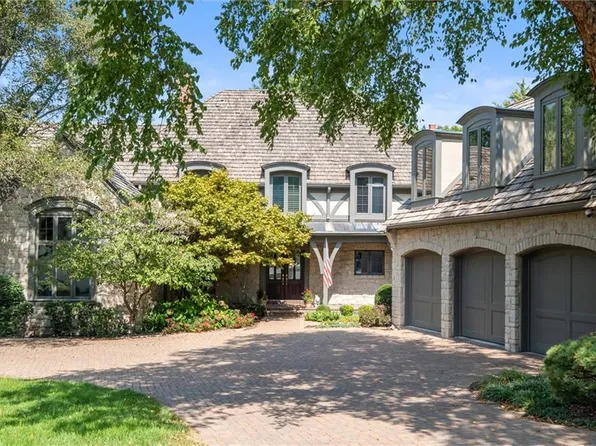 2513 W 102nd St, Leawood, KS 66206